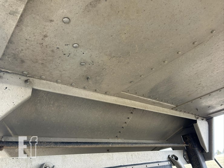 2025-wilson-grain-trailer-image-76