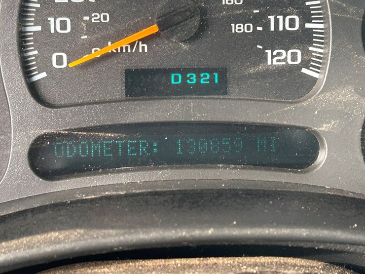 2004-chevrolet-3500-image-59