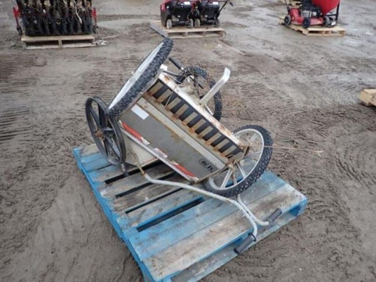 qty-of-(2)-spreaders-image-3