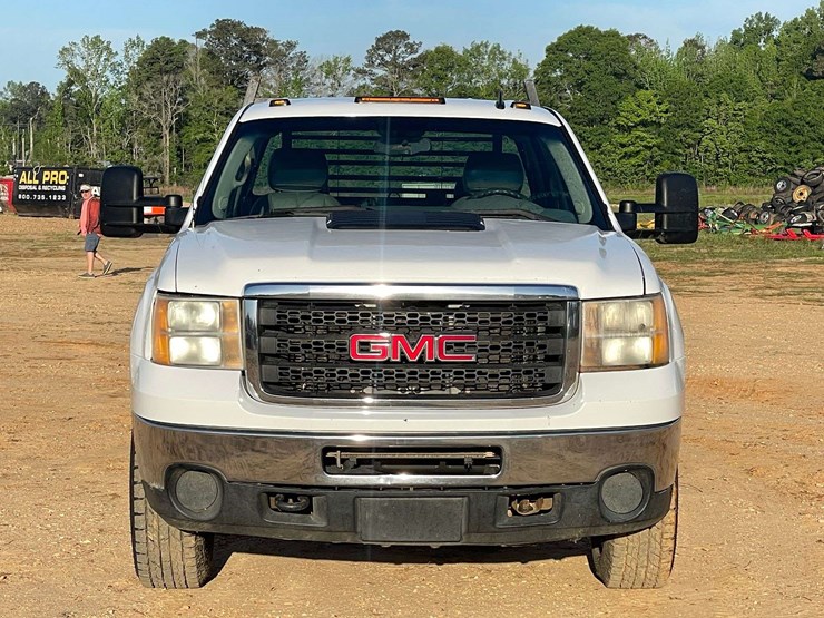 2013-gmc-sierra-2500-image-5