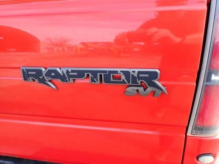 2010-ford-f150-raptor-image-39