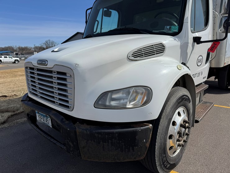 #2160-•-2006-freightliner-business-class-m2-box-truck-image-10