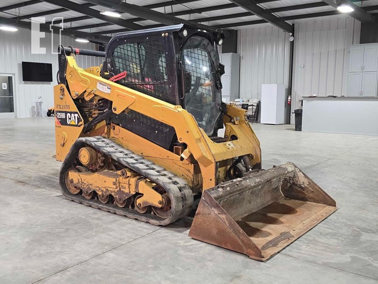 2018-caterpillar-259d-image-2