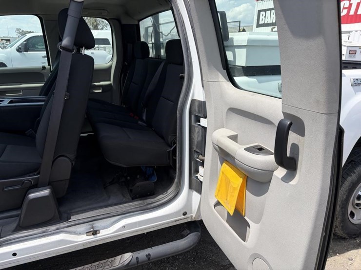 2012-gmc-sierra-2500-image-12