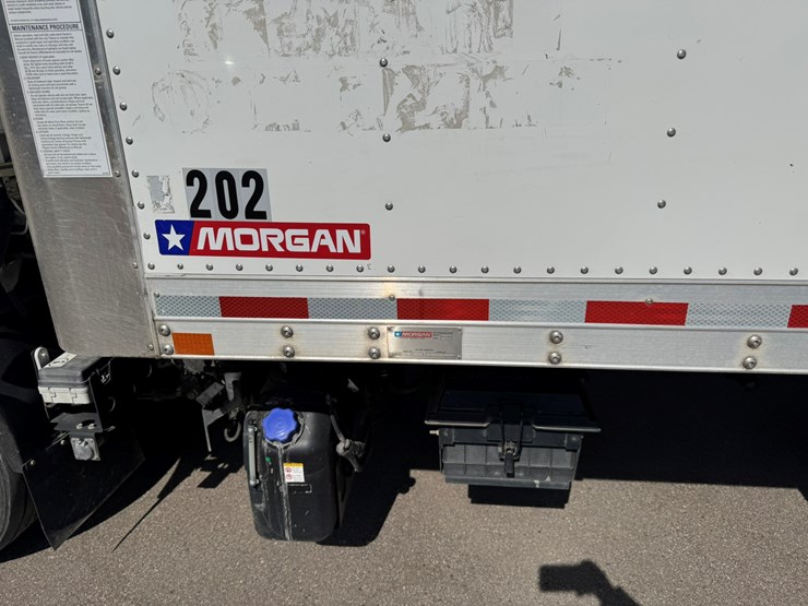 2019-isuzu-nrr-image-31