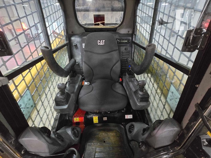 2023-caterpillar-259d3-image-13