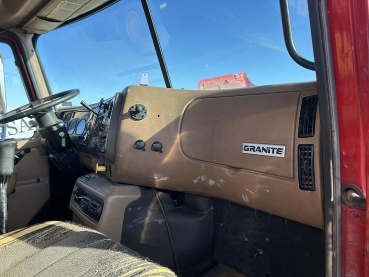 2003-massey-ferguson-8-image-57