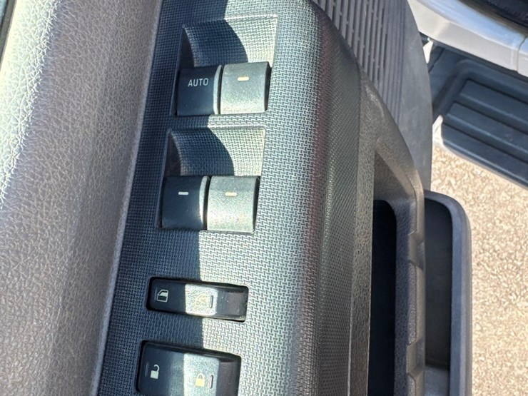 2012-ford-f350-image-17