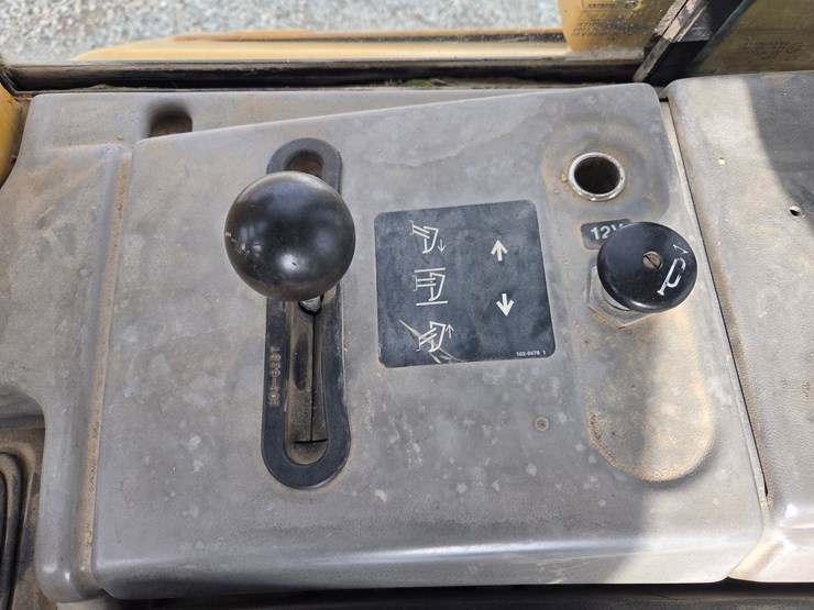 caterpillar-d6n-xl-image-38