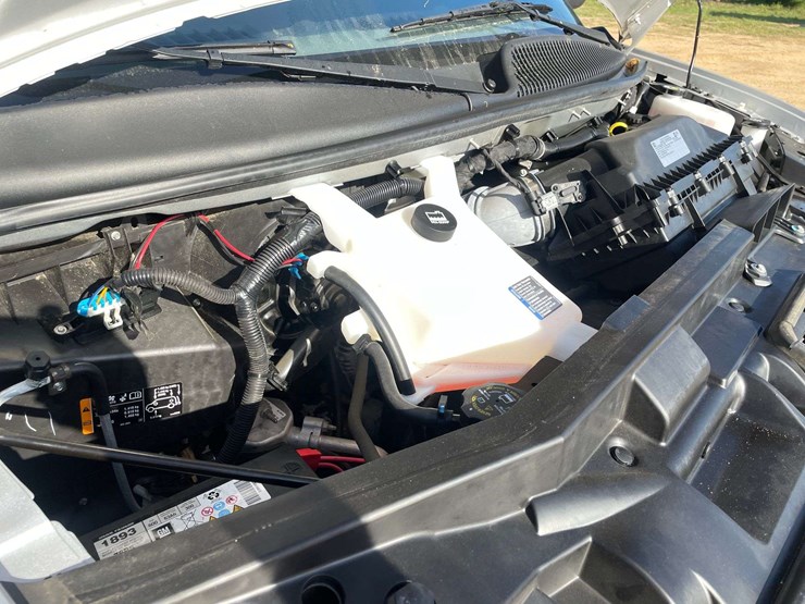 2024-chevrolet-express-2500-image-8