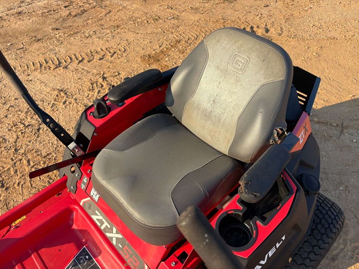2019-gravely-zt-x-52"-zero-turn-mower-(631-hours)-image-7