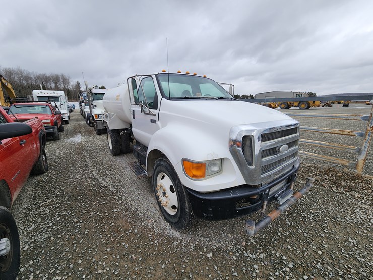 2006-ford-f650-image-10