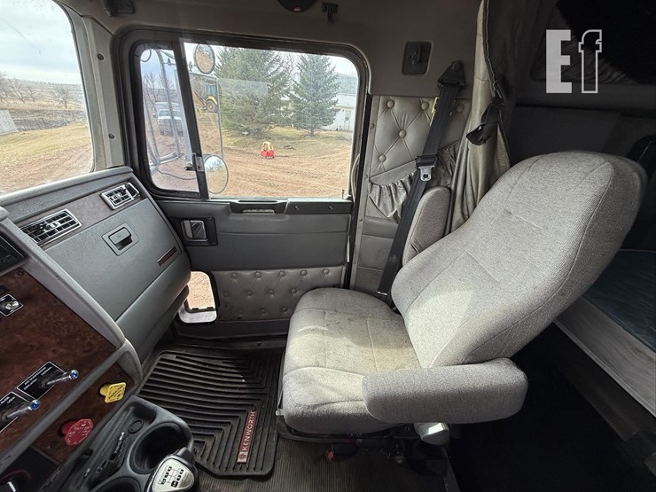 2005-kenworth-w900-image-45