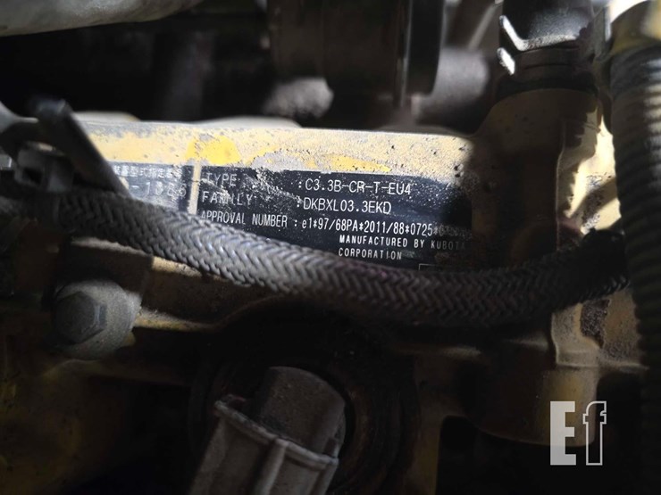 2015-caterpillar-259d-image-23