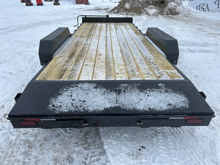 2026-massey-ferguson-8-image-4