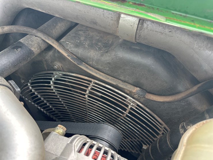 2016-deere-2154d-image-52