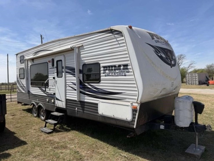 2014-forest-river-26’-puma-toy-hauler-rv-travel-image-1