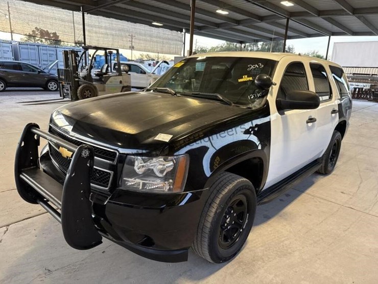 2013-chevrolet-tahoe-image-4