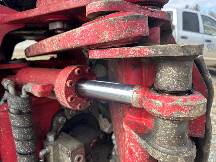 2016-deere-2154d-image-40