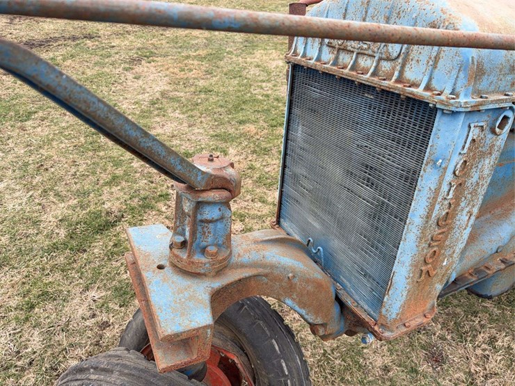 fordson-all-around-england-tractor-image-21