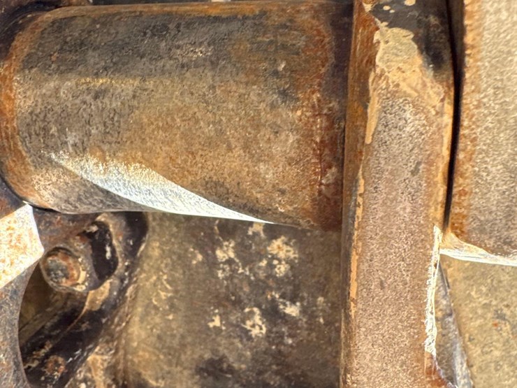 2008-caterpillar-953d-image-11