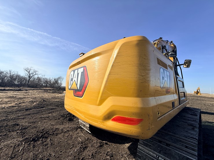 caterpillar-340-image-14