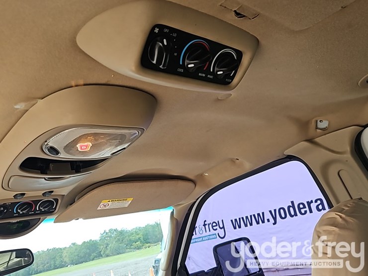 2004-ford-excursion-image-20