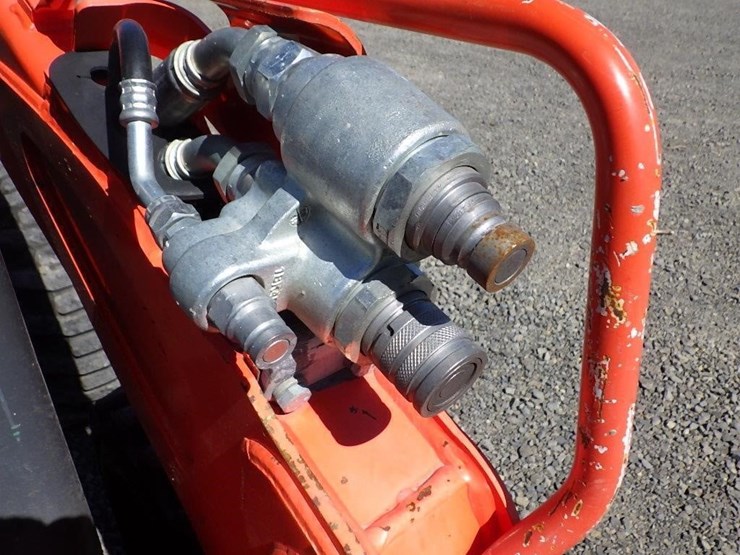 kubota-ssv65-image-16