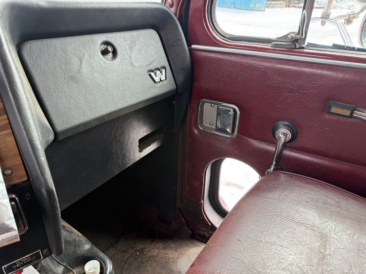 #2016-•-1990-western-star-quad-axle-dump-truck-image-46