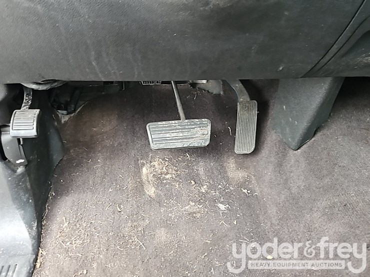 2013-chevrolet-silverado-1500-image-22