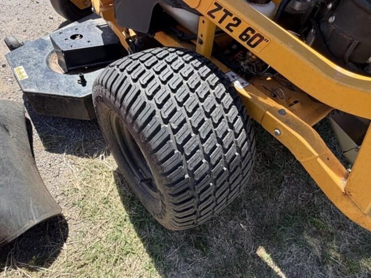 cub-cadet-ultima-zt2-zero-turn-mower-image-10