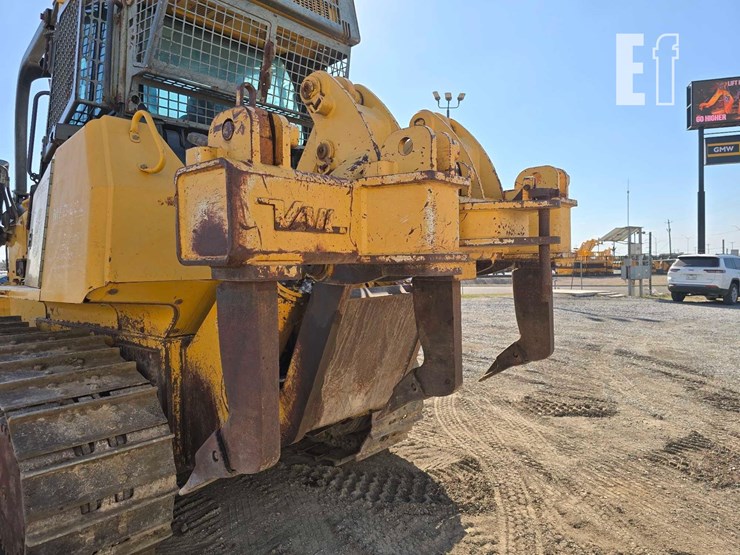 2006-deere-750j-image-14