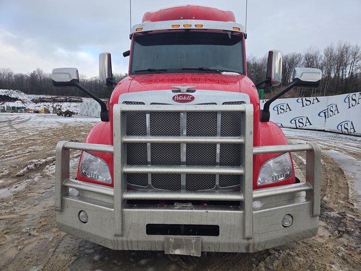 peterbilt-579-image-8