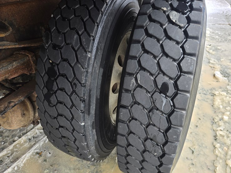 2001-massey-ferguson-8-image-75