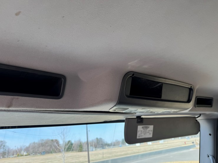 #2160-•-2006-freightliner-business-class-m2-box-truck-image-36