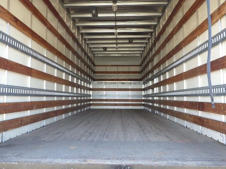 2016-ford-f650-xlt-image-12