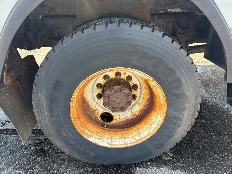 2014-international-4300-sba-image-59