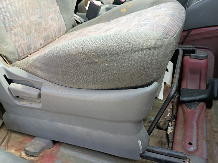 2000-chevrolet-tracker-image-39