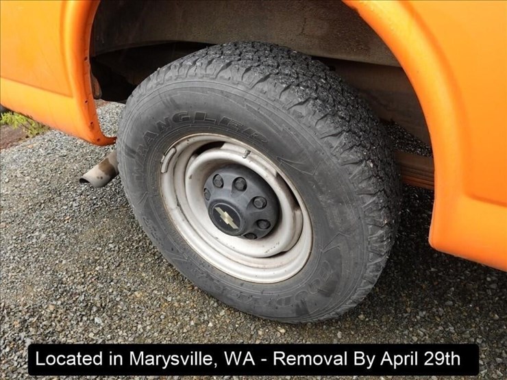 2001-chevrolet-3500-image-12