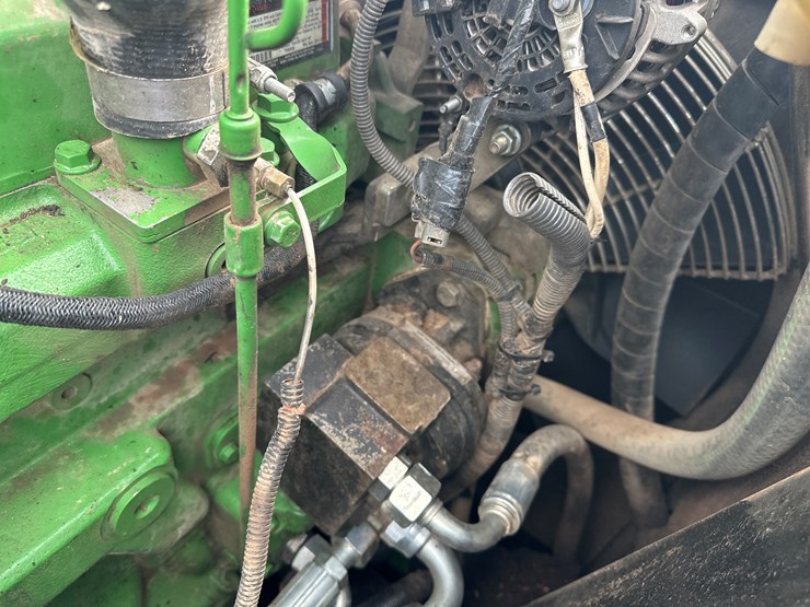 2016-deere-2154d-image-57