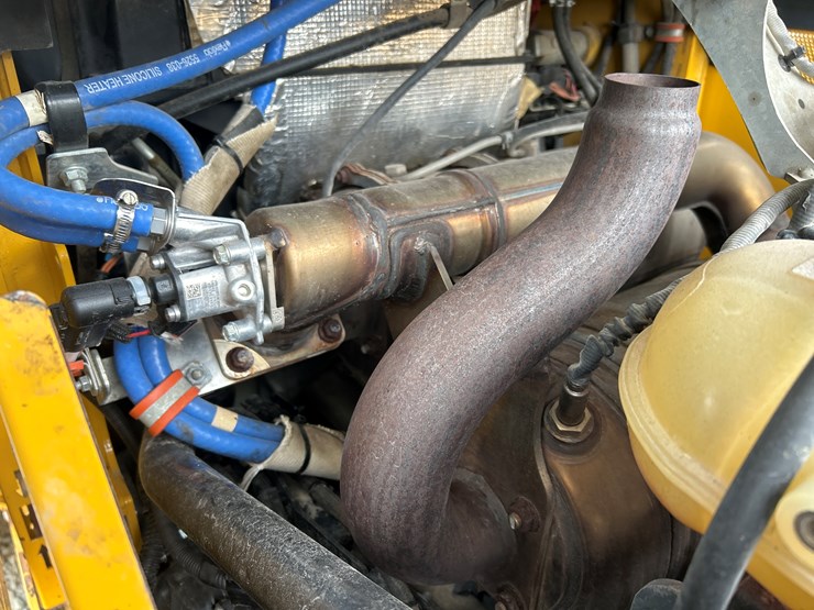 2020-deere-332g-image-33