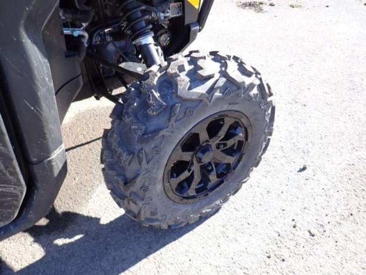 2022-can-am-defender-limited-hd10-4x4-side-by-side-image-49