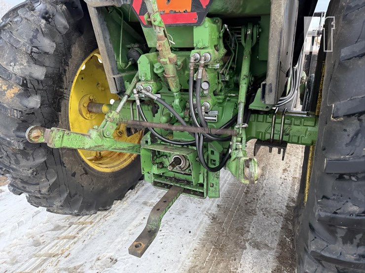 john-deere-4040-image-28