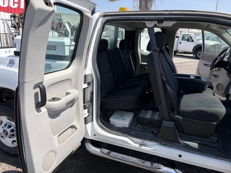 2012-gmc-sierra-2500-image-11