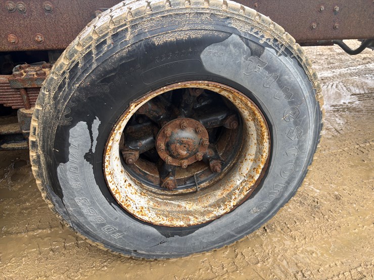 1997-ford-lt8000-image-100