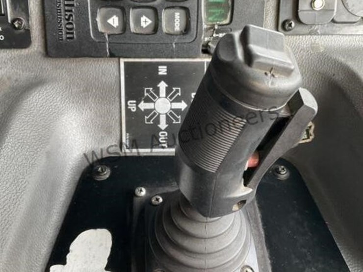 2018-peterbilt-520-image-22