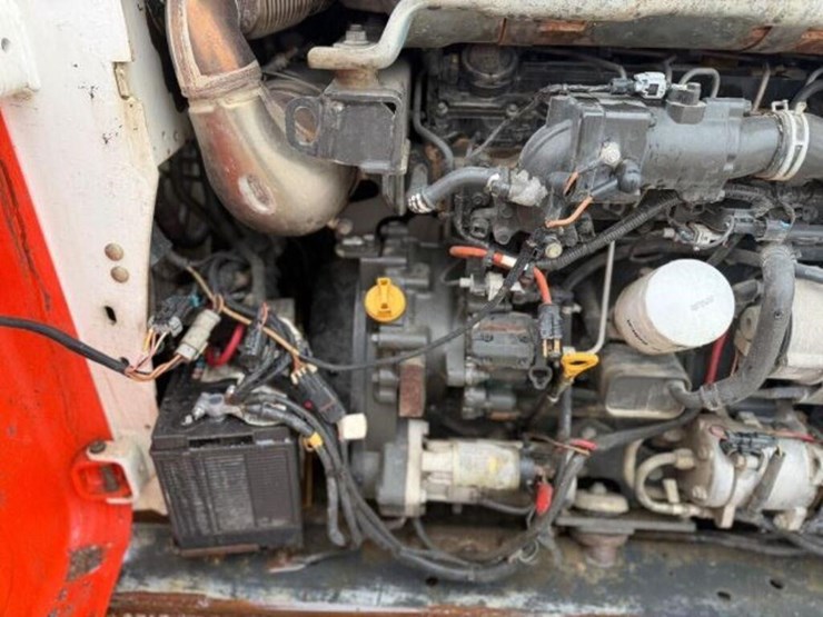 2016-bobcat-t750-image-23