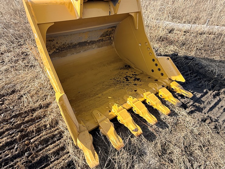 #1968-•-caterpillar-excavator-image-25