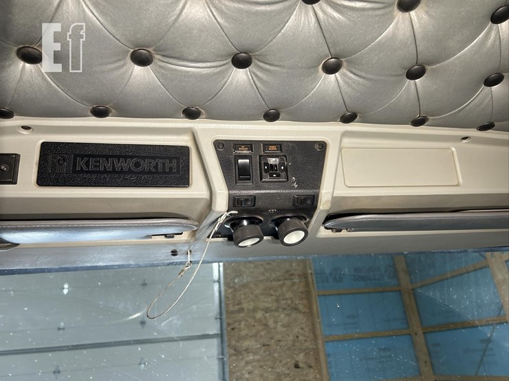 1996-kenworth-t600-image-35