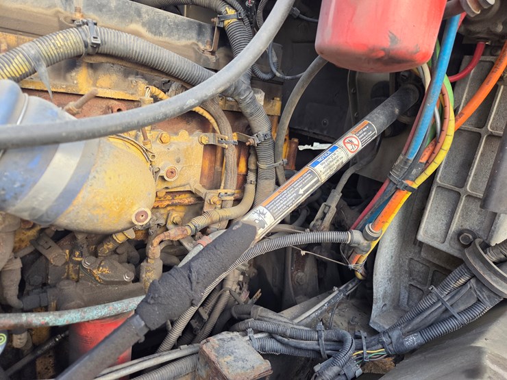 2005-caterpillar-c13-image-46